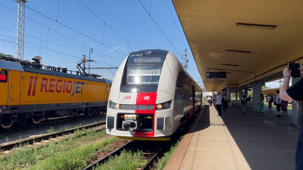 České dráhy po dvou dnech stáhly z provozu nové vlaky Regiofox
